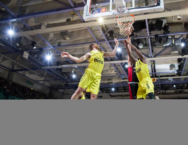 CBA：豪取九连胜 北京北汽队113-101天津男篮.