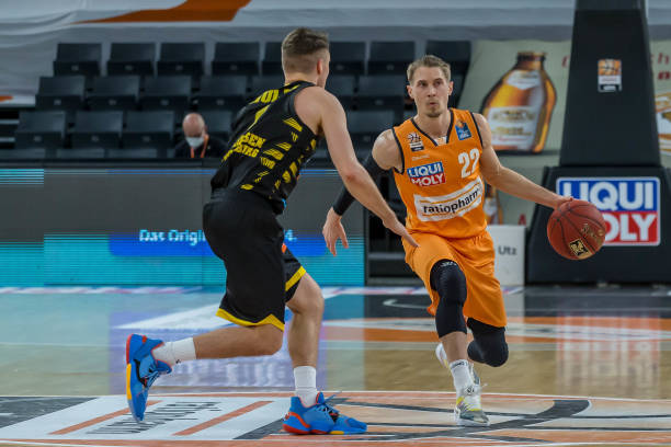 尤为突出 尤为突出