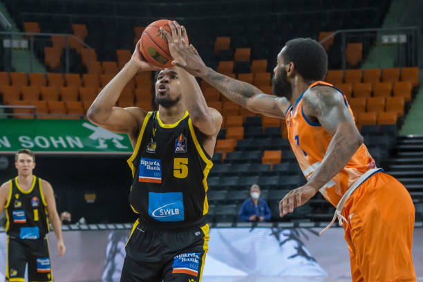 帮助球员们 帮助球员们