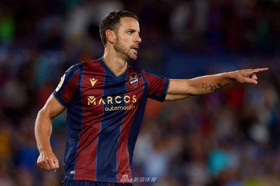 在中场核心 在中场核心