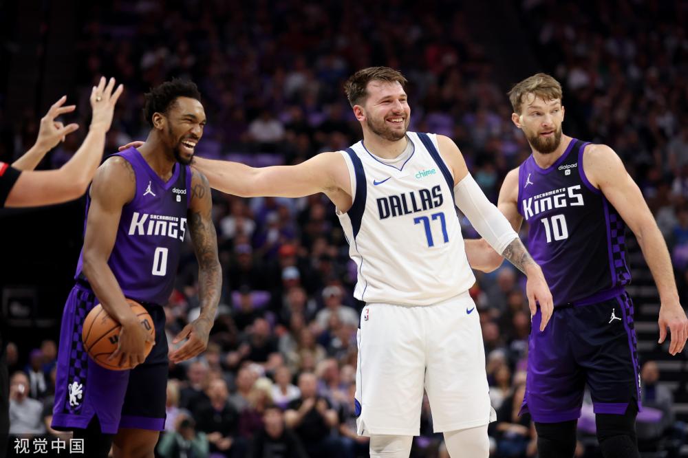 曼联客场不败创英超最长纪录，B费贡献2球1助攻，但防守漏洞明显，积分排名靠后。